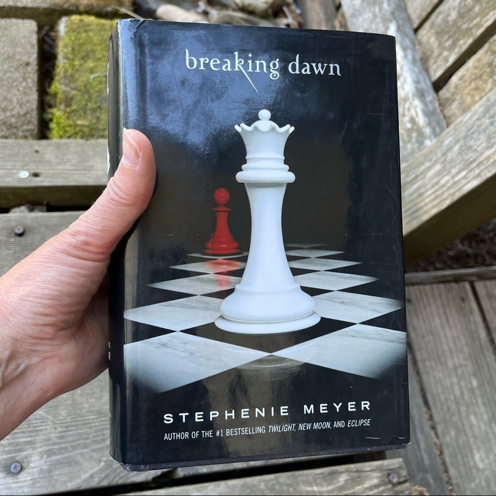 🌷 Breaking Dawn First Edition Hardcover Book By Stephanie Meyer